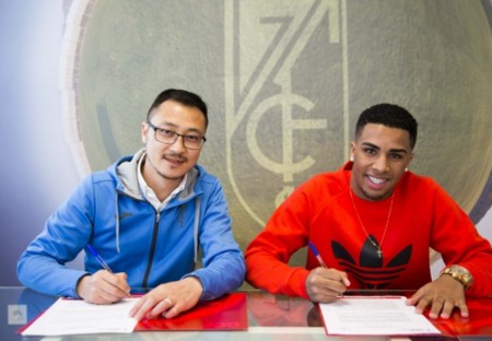 草莓视频污在线播放