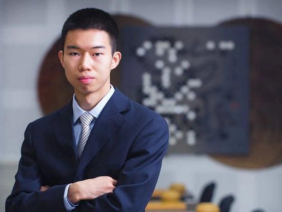 成人午夜在线视频