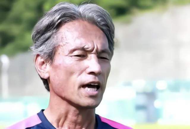 隔壁小伙子