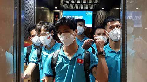 丝袜老师让我了一夜动图